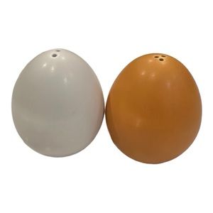 Ceramic Egg Salt & Pepper Shaker Set